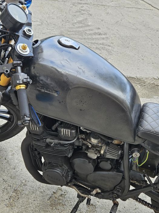 Yamaha XJ550 Cafe Racer