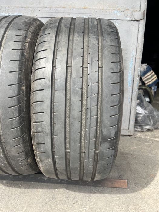 2 бр. летни гуми 235/35/19 GoodYear DOT 0618 5 mm