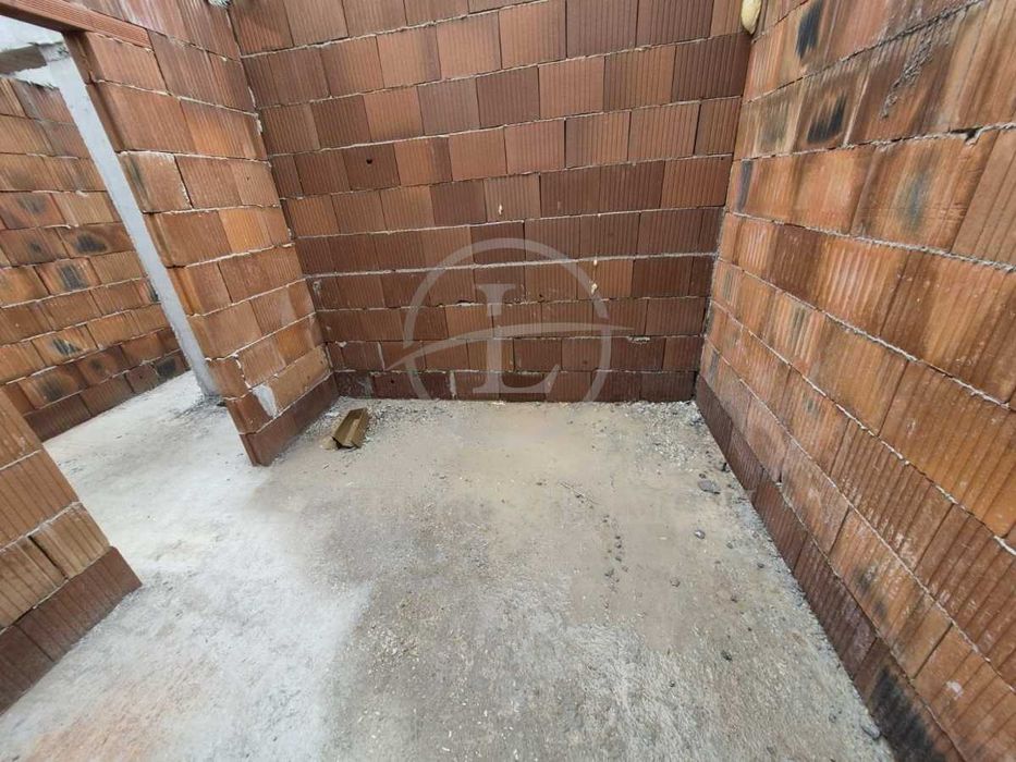 Реф. 2459 Къща с Три Спални и Паркомясто / Белащица