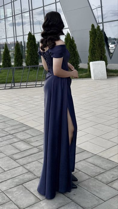 Шикарное новое вечернее платье