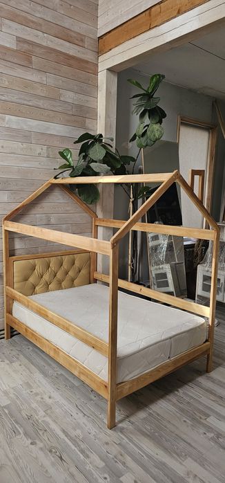 Продам Кровать домик