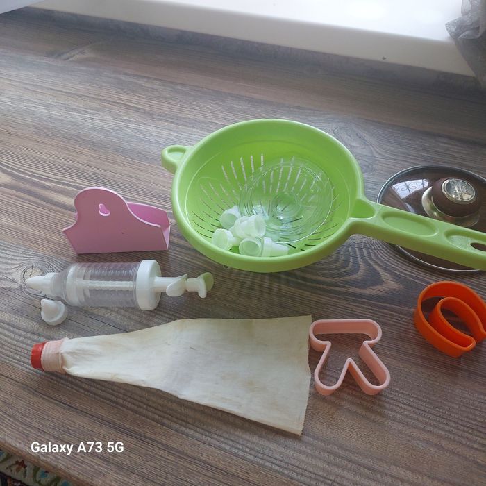 Посуда разная . .