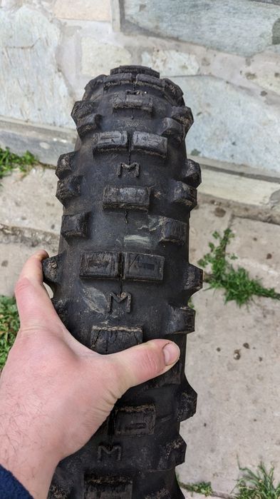 Vând cauciucuri Enduro Michelin 18 și 21
