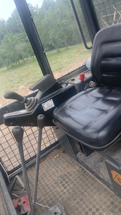 închiriez miniexcavator și autobasculanta in ori ce zonă in Prahova