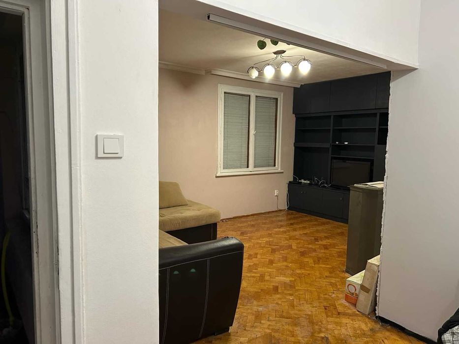 Дава се под наем Тристаен апартамент в Пловдив, Център - 100 кв.м за 510 € - Снимка #1