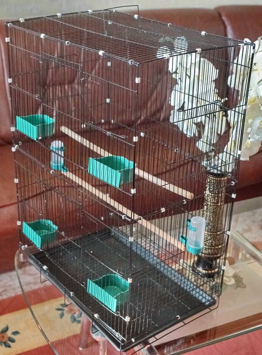 Cusca-colivie incapatoare pentru pasari exotice