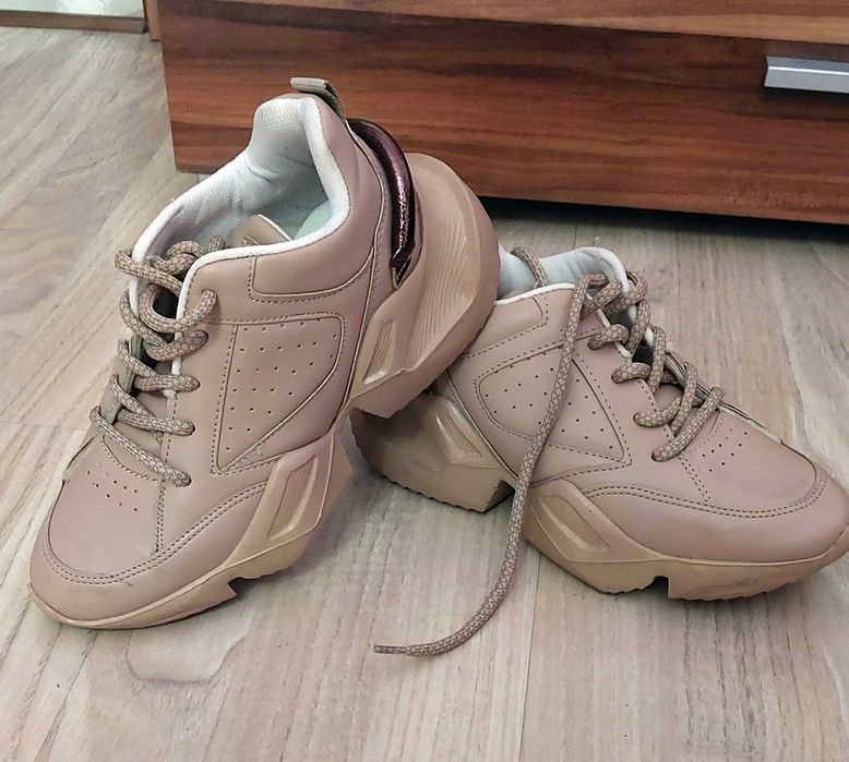 Дамски обувки в добро състояние