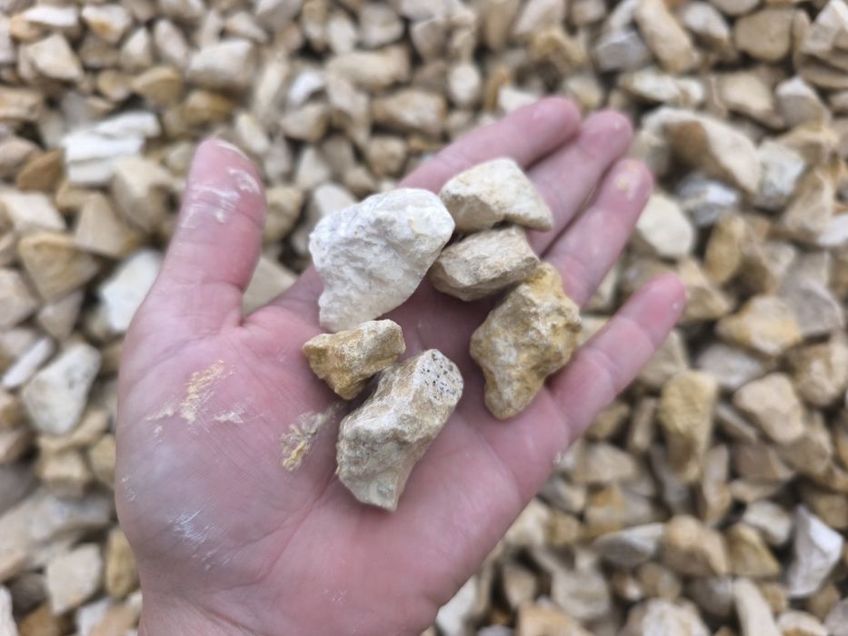 Piatră decorativa calcar alb gălbui diferite dimensiuni pt gradina ale