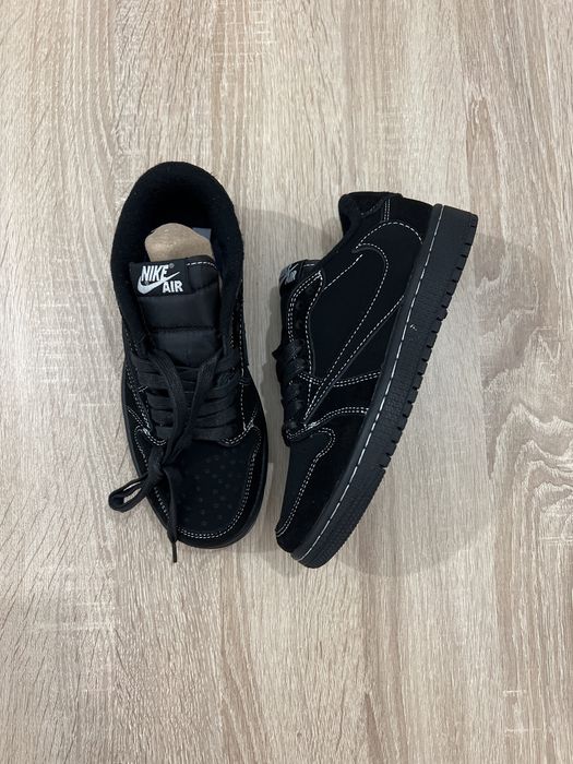 Jordan 1 low travis scott phantom