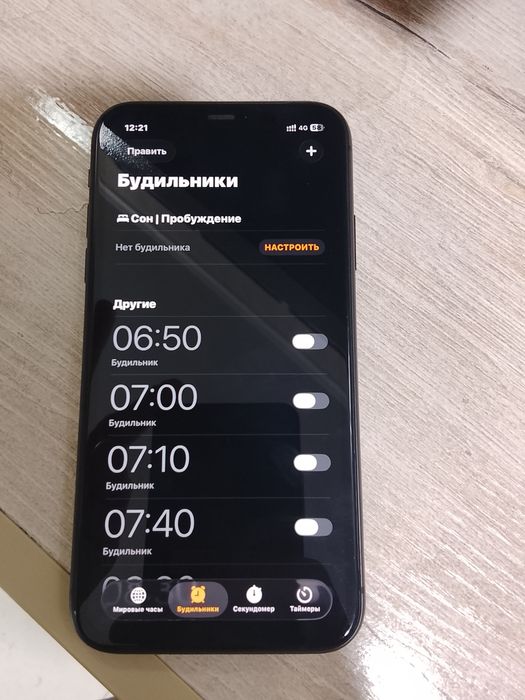 Продам айфон 11,