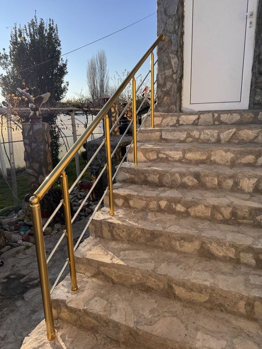 Алуминиеви, стъклени и дървени парапети