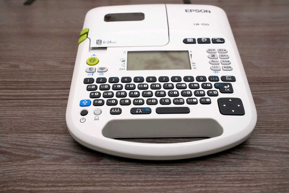 Маркировочный принтер EPSON Labelworks LW-700 (кириллица).