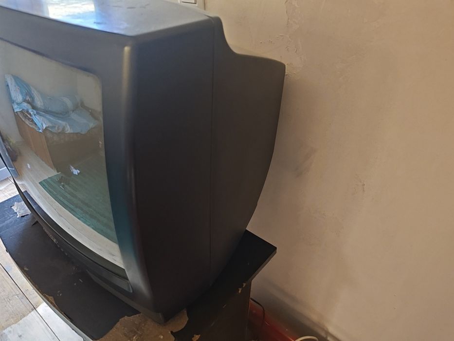 Philips televizor 24/7 bemolol ishloradi tuneri postavkasi podarkasiga