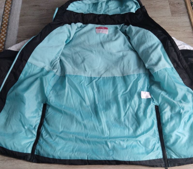 Продам детскую куртку