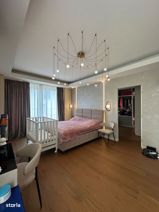 Penthouse spectaculos cu 3 dormitoare și terasă de 250 mp | Zona Herăs