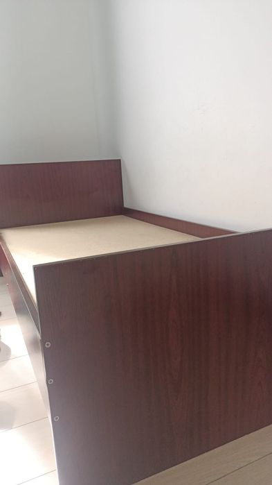 Продам односпальный Кровать