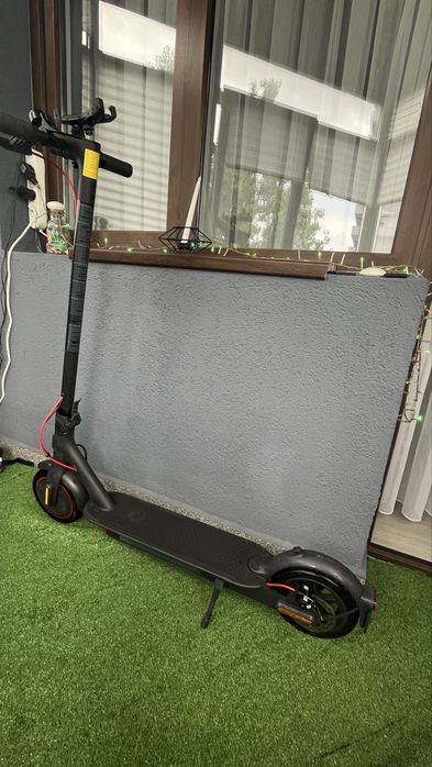 Trotinetă Electrică Xiaomi Mi Pro 2 – Autonomie 45 km (Pachet Complet Accesorii)