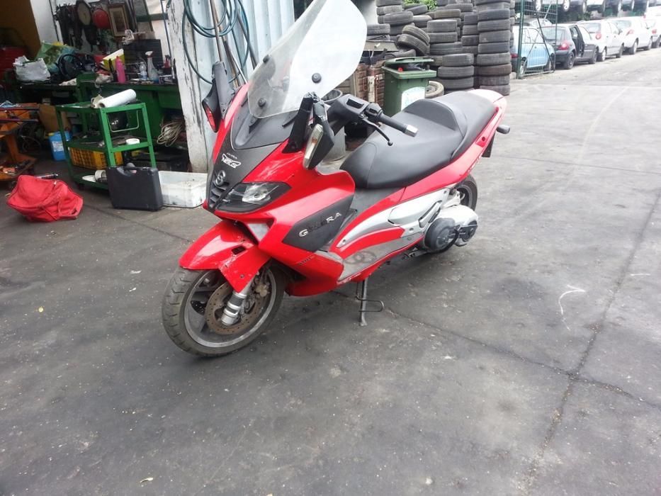 Мотоциклет скутер Джилера нексус (gilera NEXUS ) 500 i на части