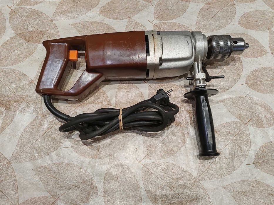 Елпром бз16а. Двускоростна бормашина 650w
бормашина българска 650 вата