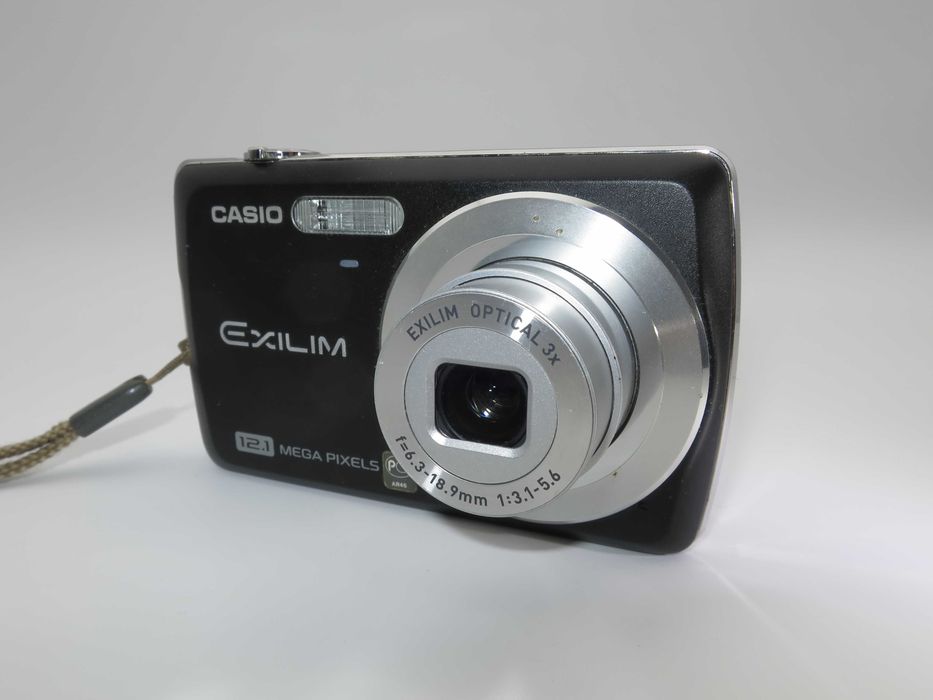 Casio EX Z35 ултра компактен цифров фотоапарат, дигитална камера, пълен комплект, в отлично състояние, работи перфектно
