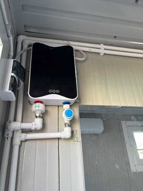 Container Sanitar cu Duș + WC Ceramic-Termoizolat + Complet Racordabil