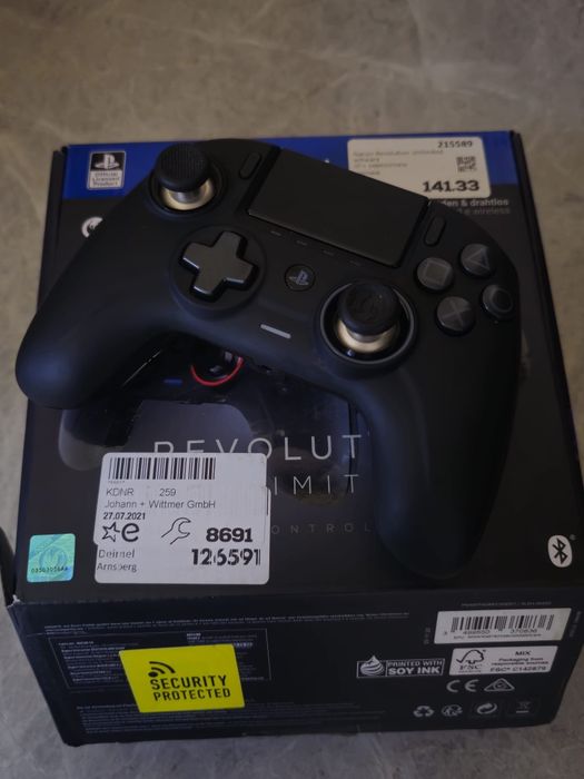 Nacon Revolution Unlimited Pro pentru PS4 și PC