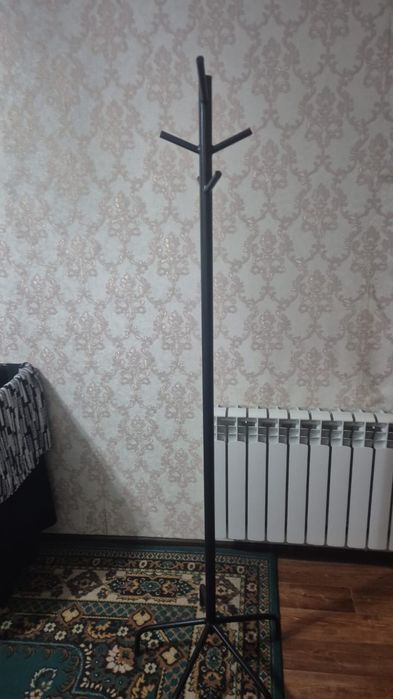 Продаю вешалку недорого