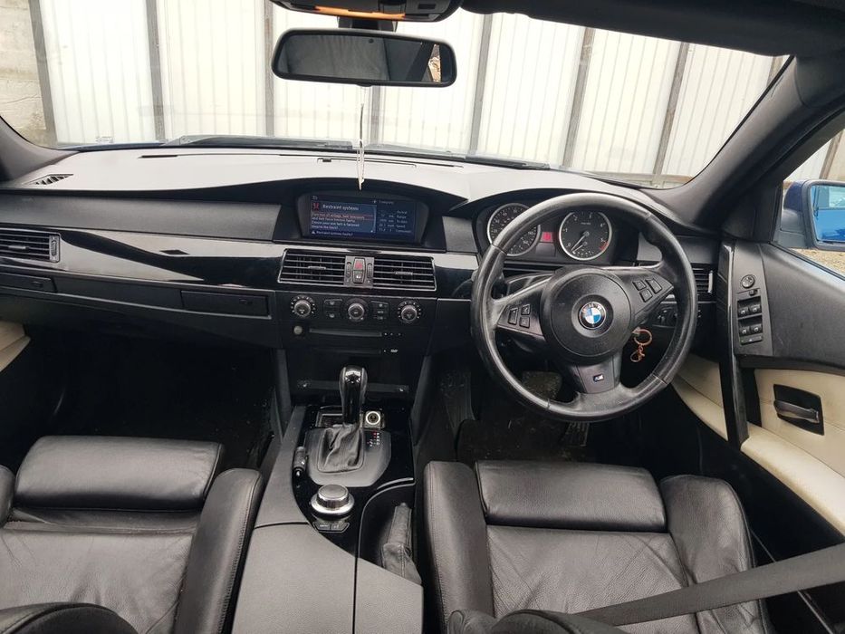 Dezmembram BMW E60 525 D  usa fata dreapta/usa spate dreapta/capota spate