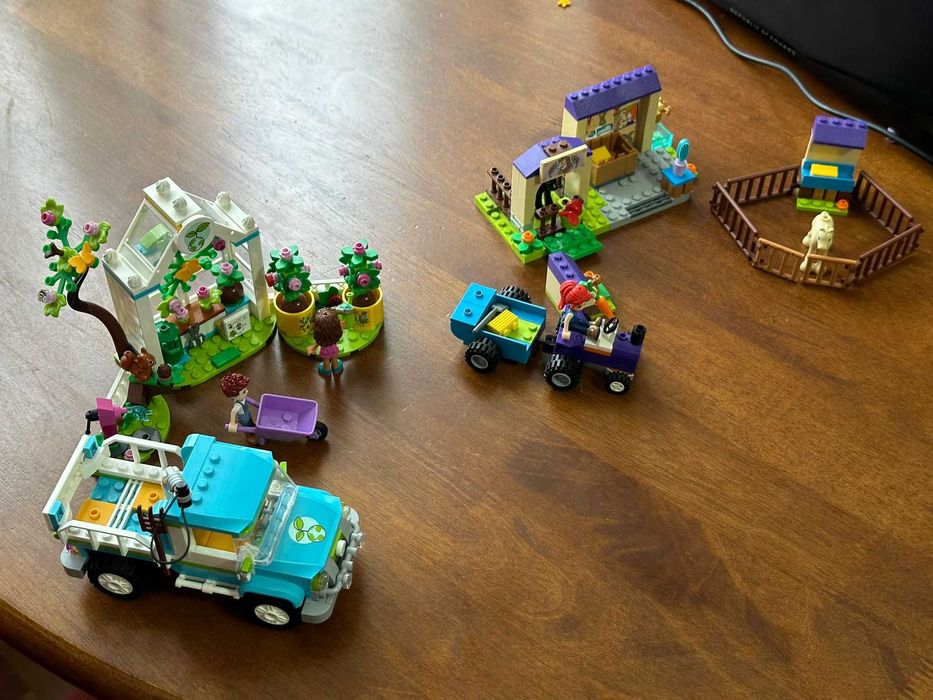 Lego Friends: Casa din copac a Miei ( deja asamblat)