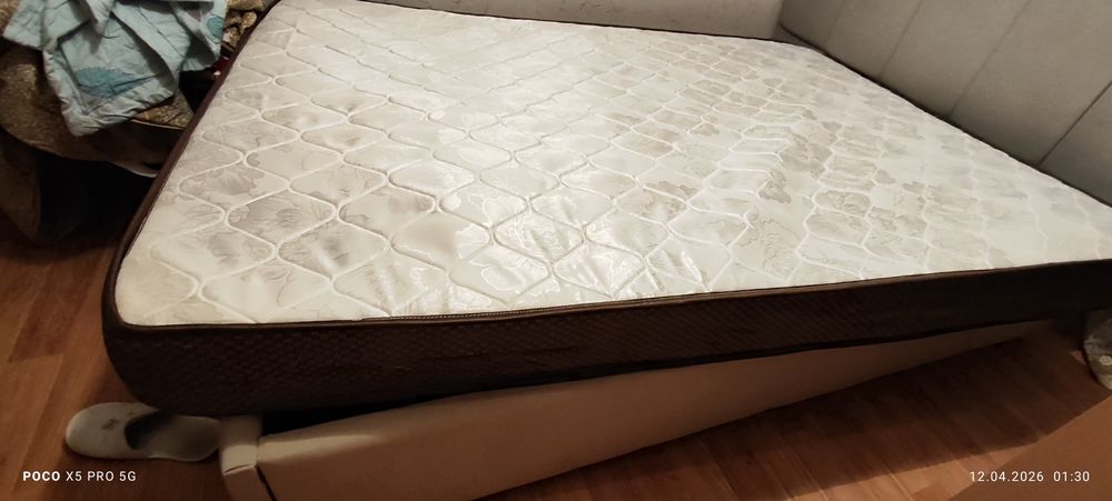 Продам матрас 140/200