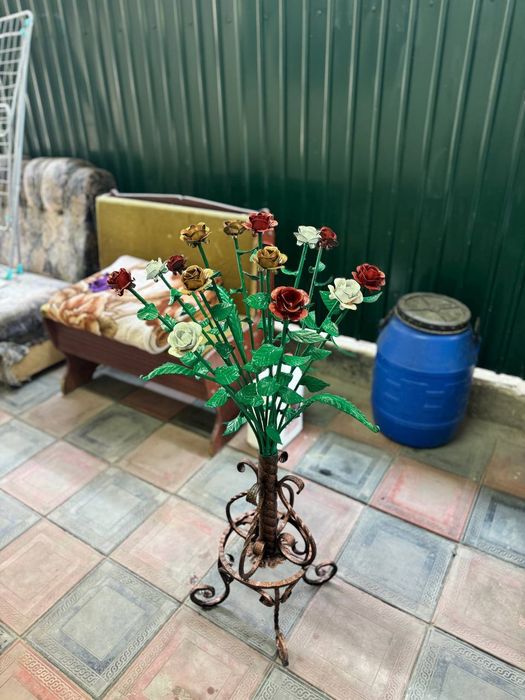 Железные кованые розы