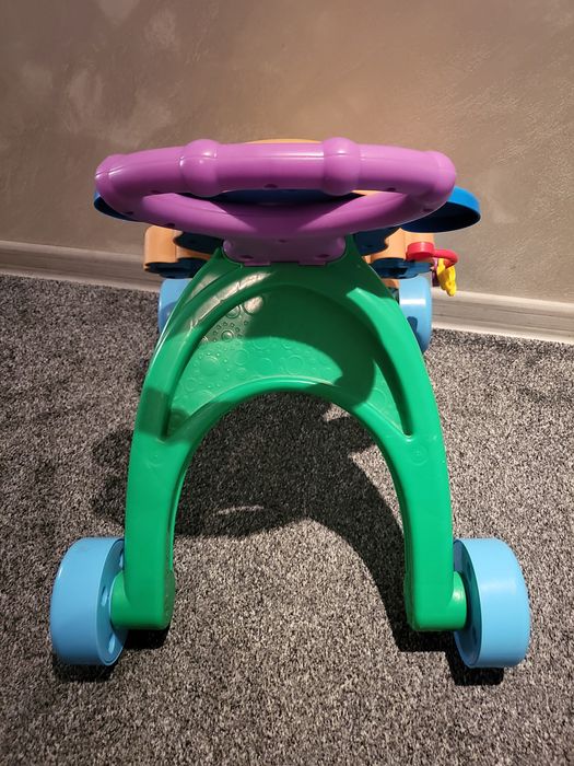 Проходилка за бутане Fisher Price  Музикално кученце, с български