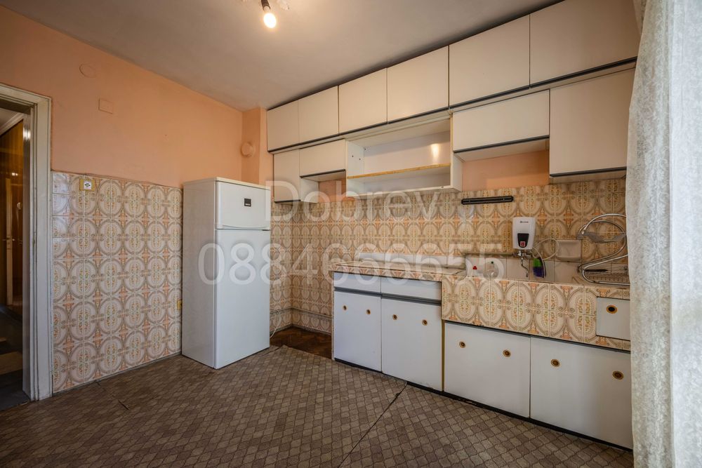Продава се Многостаен апартамент в Варна, Левски - 140 кв.м за 1020 €/кв.м - Снимка #16