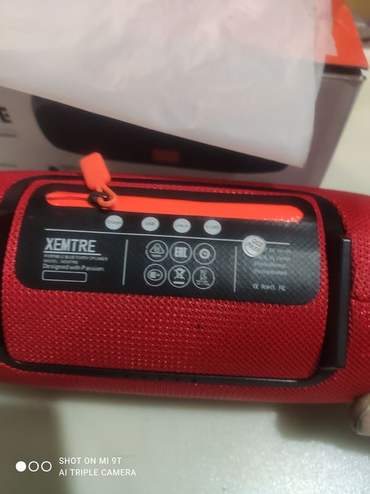 Продам bluetooth колонку новую