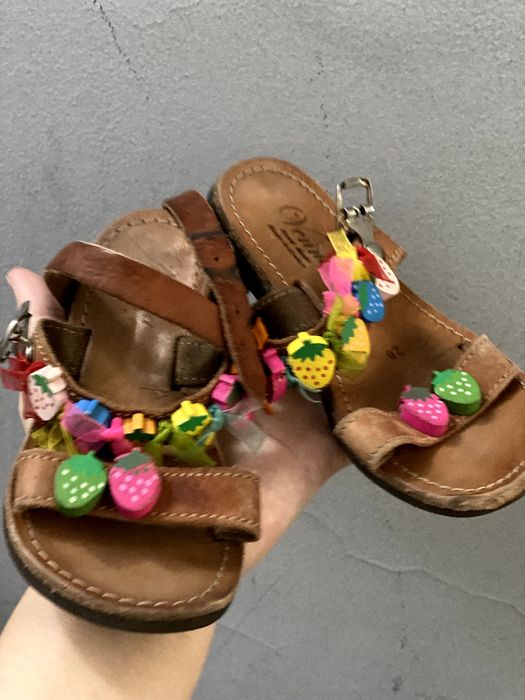 Продам детские сандали на девочку