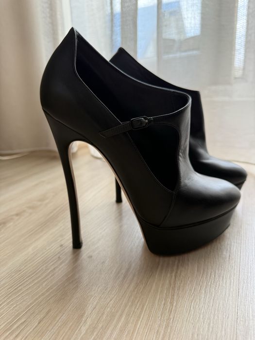 Pantofi /botine Casadei