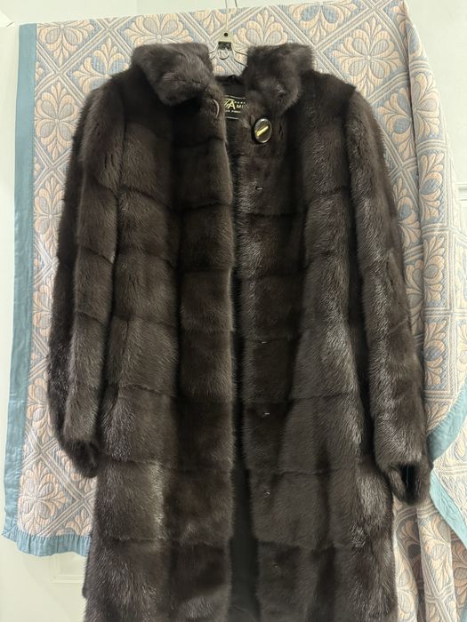 Продам норковую шубу