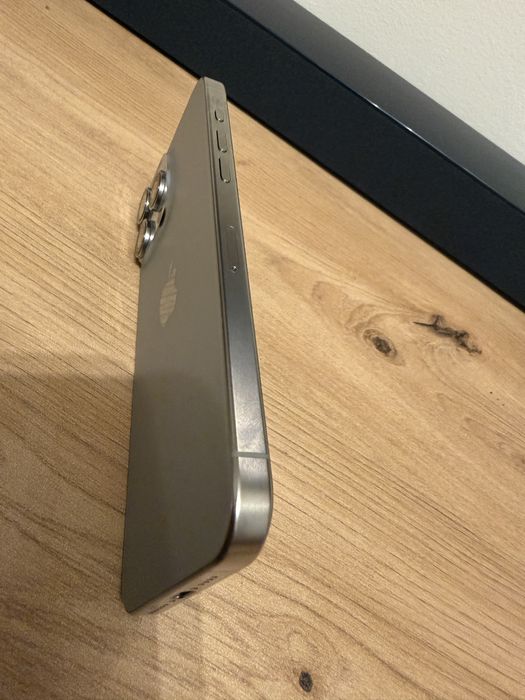 Iphone 15 Pro Max perfect functional ! Liber in retea!