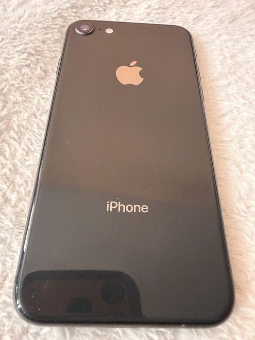 Iphone 8, като НОВ, 100% батерия