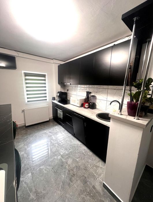 Apartament 3 camere, Soarelui, et2, 2 băi, centrală, mobilat