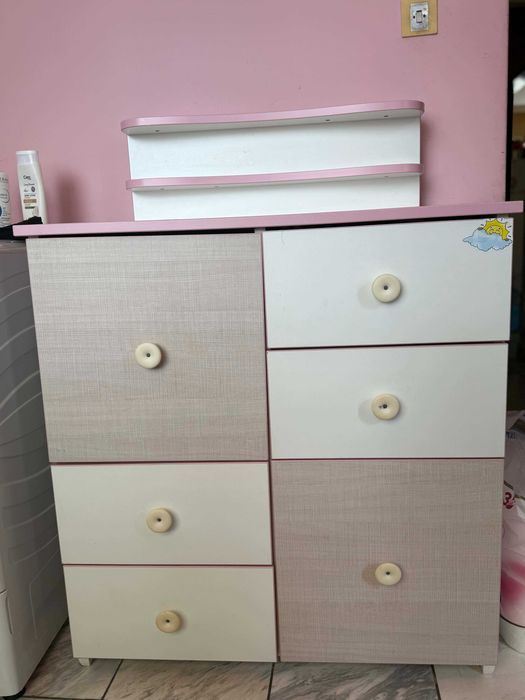 ЛЕГЛО И ШКАФ С ПОВИВАЛНИК