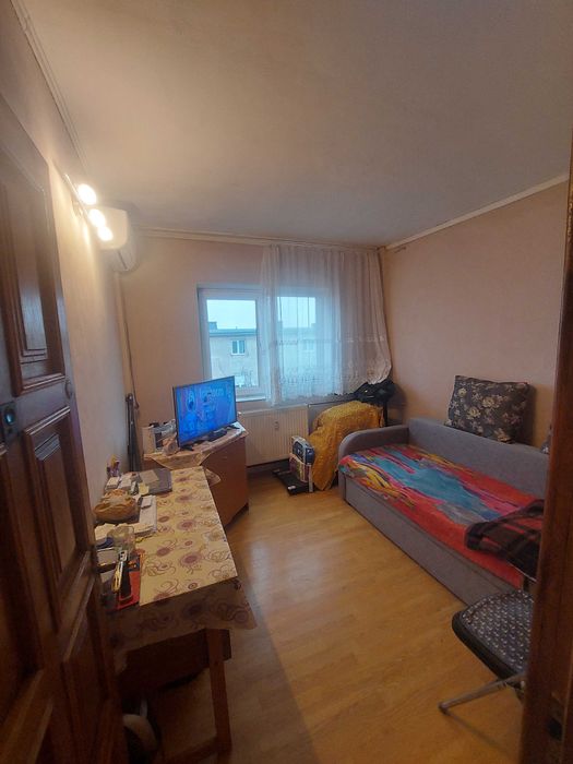 Apartament 3 camere et. 4 50mp² zona 22 decembrie/dorobantilor