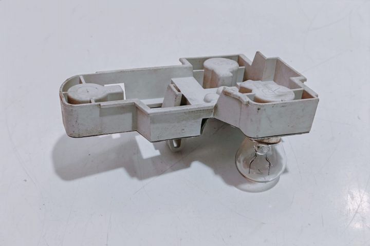 Soclu Stop Dreapta 6900472 BMW Seria 3 E46