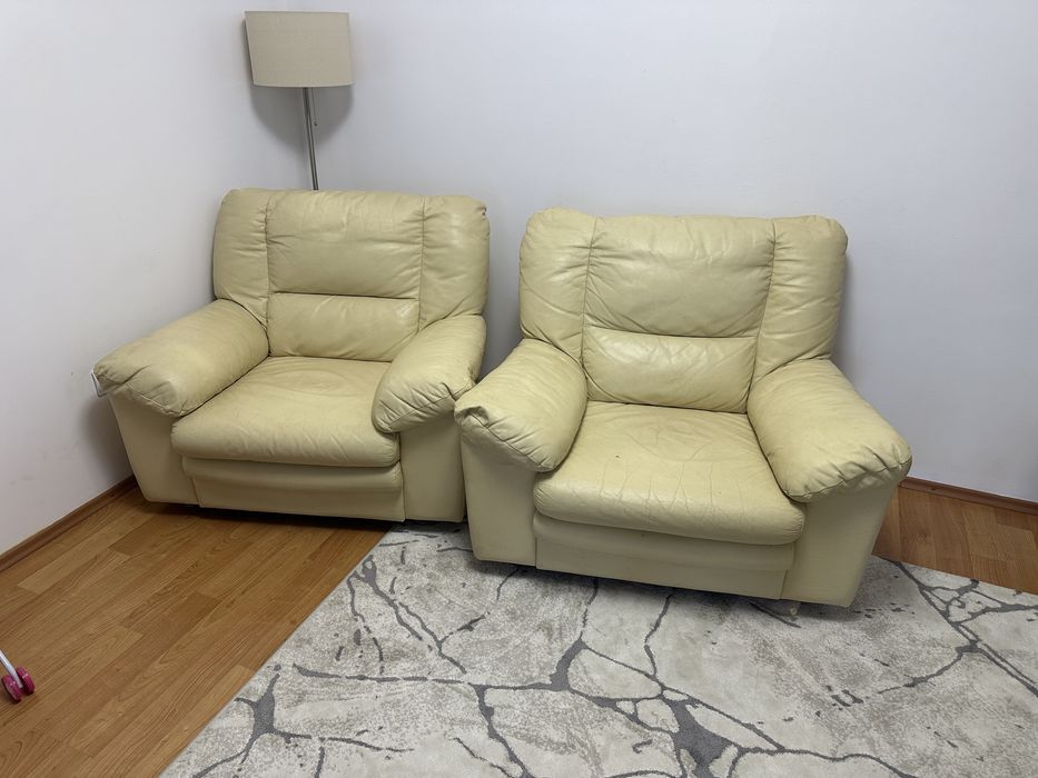 Vand 2 fotolii de piele + canapea extensibila Mobexpert