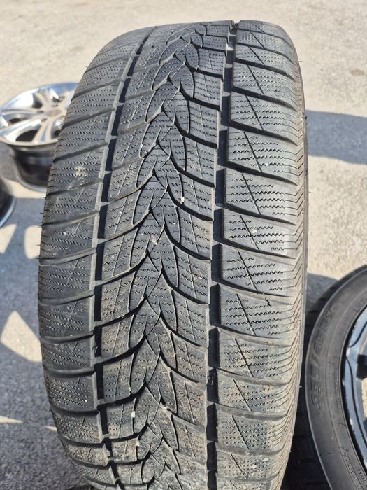 2бр. 235/45/19 Imperial гуми зимни