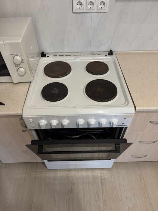 Кухонный гарнитур + плита