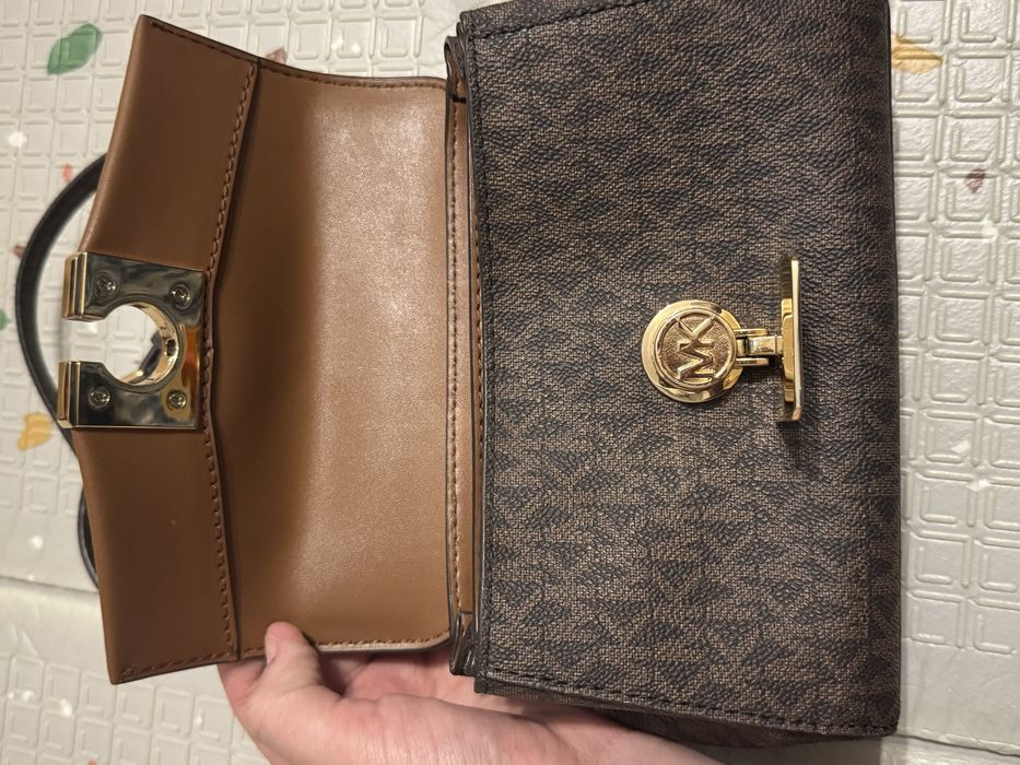 Продам сумочку Michael Kors