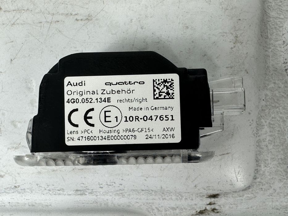 Подсветки за врата AUDI QUATTRO A3 A4 A6 A7 Q3 Q5 Q7 Q8 4G0052134E 4G0052135E