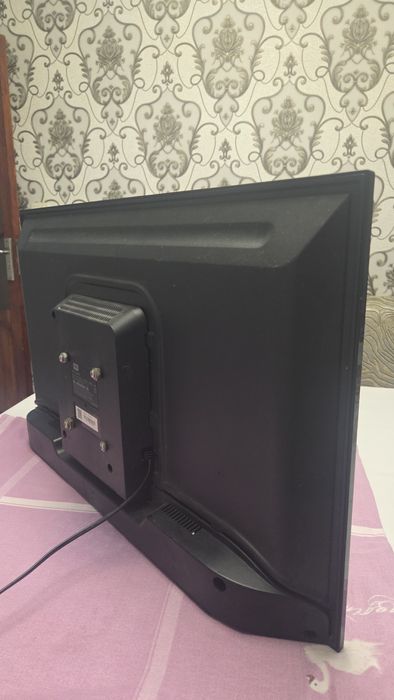 Телевизор TCL 32D3000