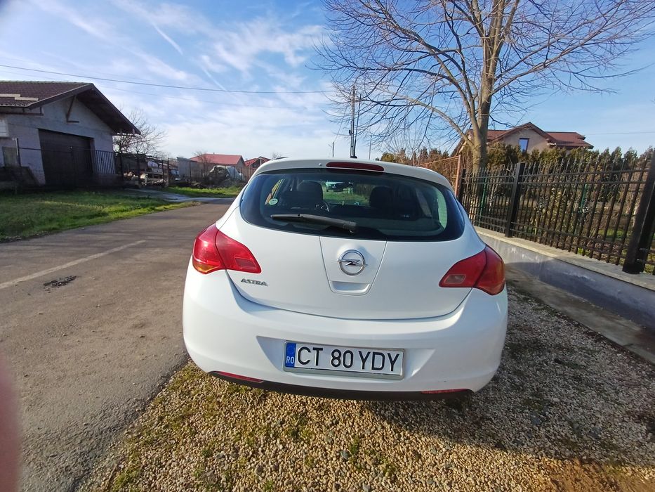 Opel astra j 2011